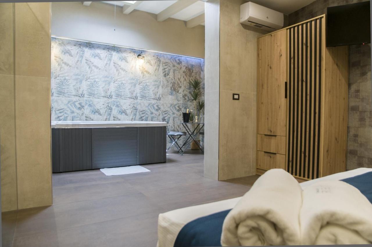 Suite 18 Luxury Apartments Bari Eksteriør billede