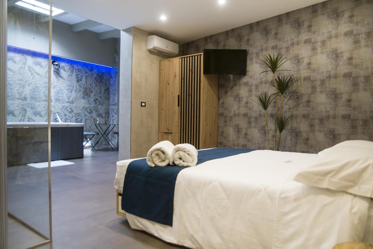 Suite 18 Luxury Apartments Bari Eksteriør billede