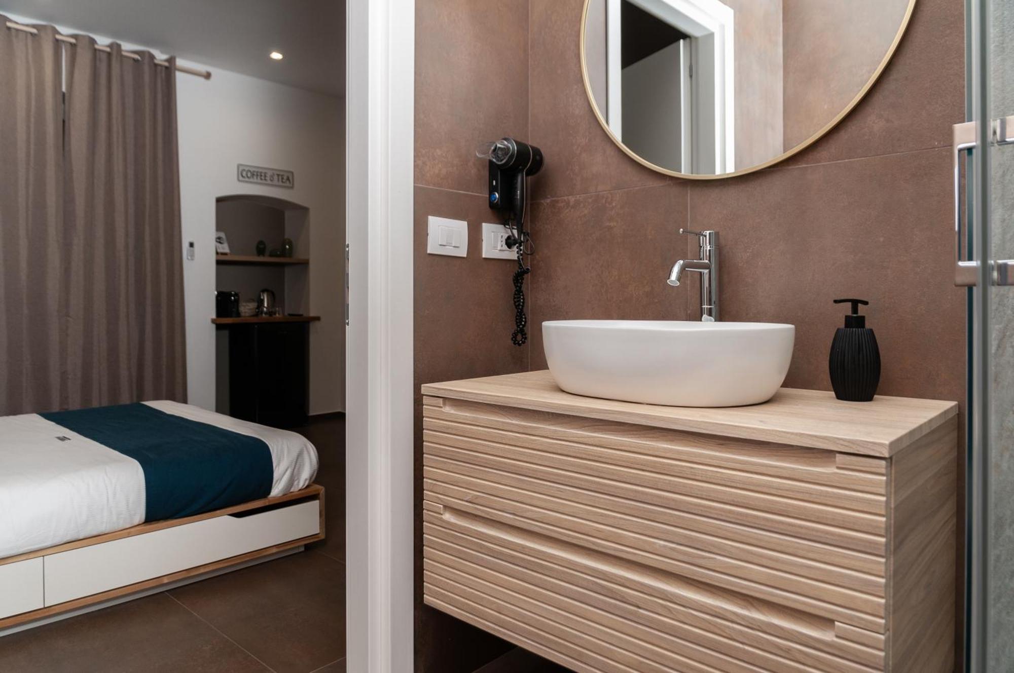 Suite 18 Luxury Apartments Bari Eksteriør billede