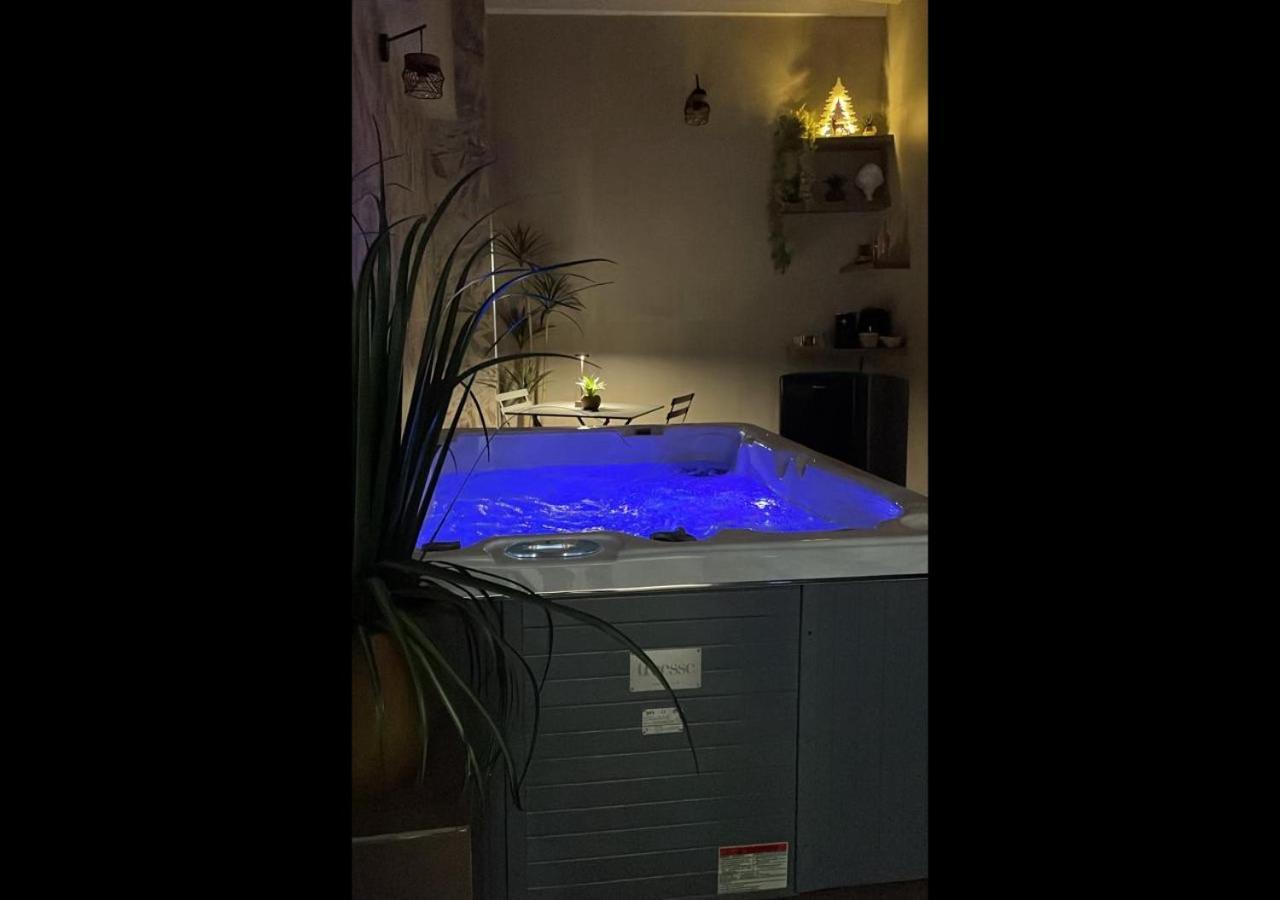 Suite 18 Luxury Apartments Bari Eksteriør billede