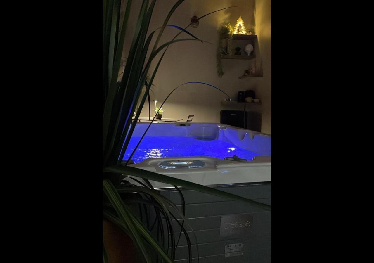 Suite 18 Luxury Apartments Bari Eksteriør billede